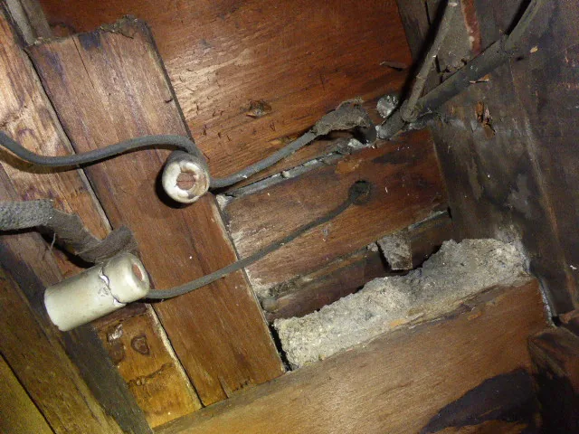 Knob and tube wiring hazard